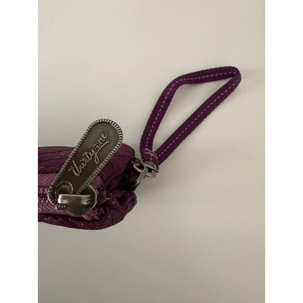 Thirty-One Quilted Very You Wristlet Wallet Plum Circles 3 Compartments Zippered